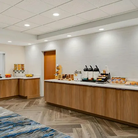 Fairfield Inn & Suites Bloomington-2