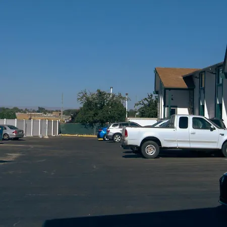 Nampa Inn & Suites-3