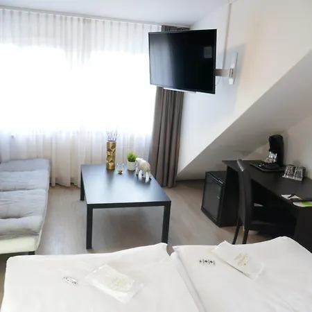 Hotel Bitzer Backnang Zentrum 24h Check In Frühstück zubuchbar gratis Parkplätze-2