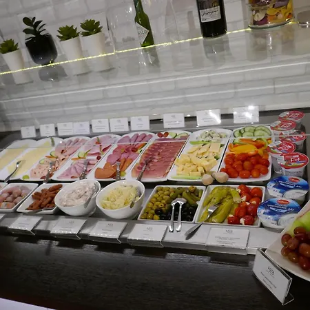 Hotel Bitzer Backnang Zentrum 24h Check In Frühstück zubuchbar gratis Parkplätze-3