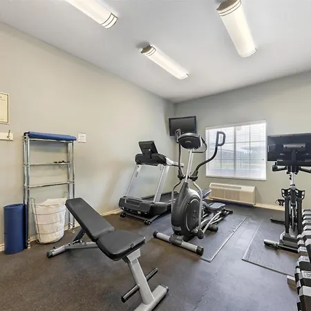 Best Western Plus San Antonio East Inn & Suites-3