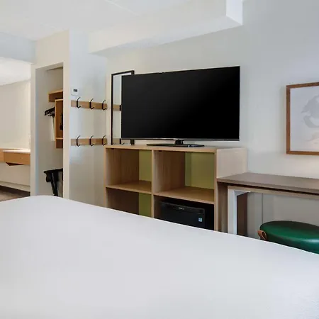 Spark By Hilton Rochester University Area-3