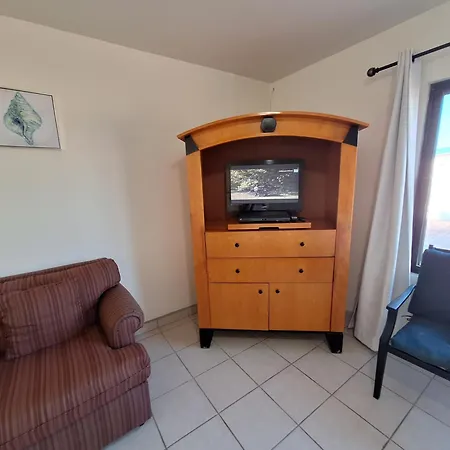 #55 Suite Bungalow Seaside Hotel & Victors Rv Park-2