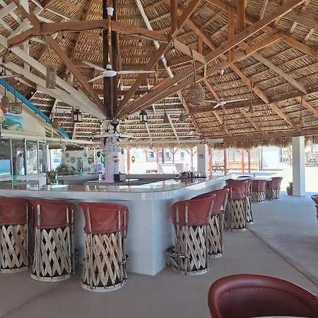 #55 Suite Bungalow Seaside Hotel & Victors Rv Park-3