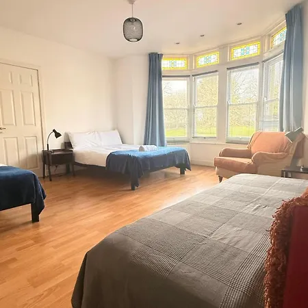 Central Located House For Big Groups-2