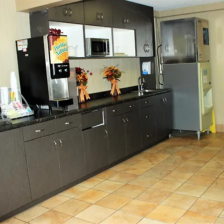Super 8 By Wyndham Grand Forks-2