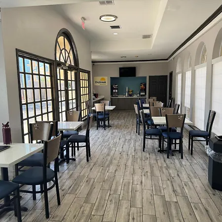 Days Inn By Wyndham Georgetown-2