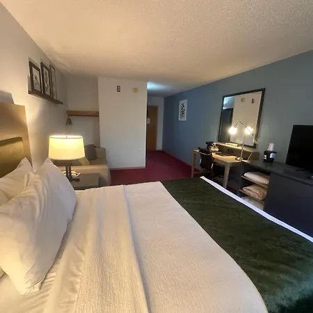 Pictured Rocks Inn And Suites-3