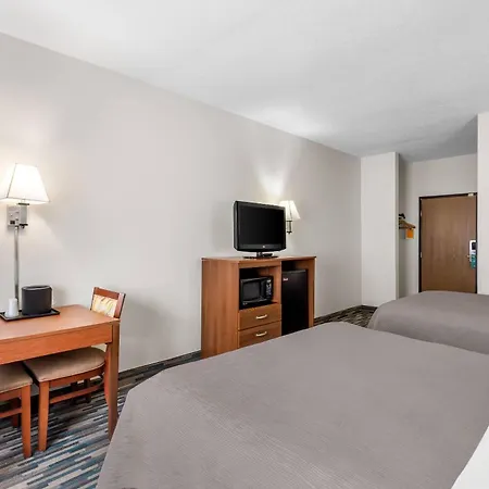 Quality Inn Beloit-2