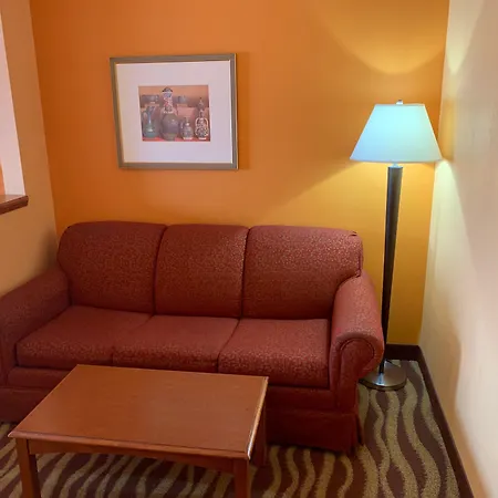 Days Inn & Suites By Wyndham Albany-2