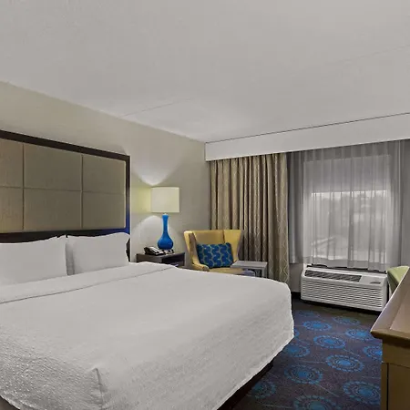 Hampton Inn Bloomington-2