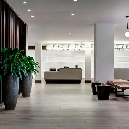 New York Laguardia Airport Marriott-3