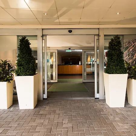 Holiday Inn Edinburgh Zoo By Ihg-2