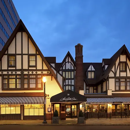 Seven Gables Inn, St Louis West, A Tribute Portfolio Hotel-3