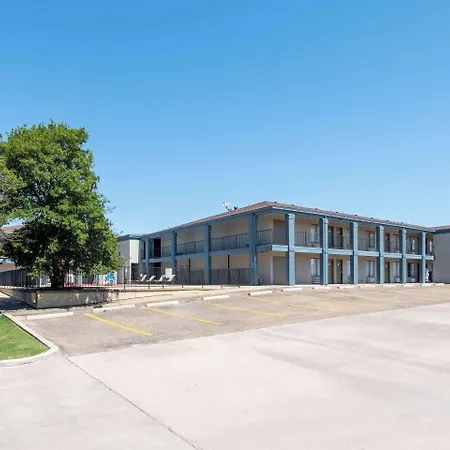Quality Inn Plainview-2