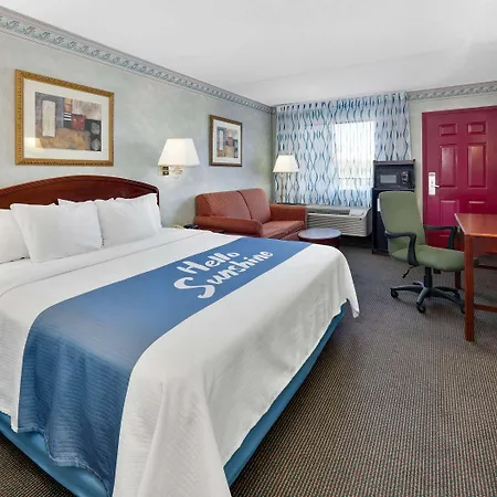 Days Inn & Suites By Wyndham Bentonville-2