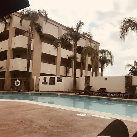Hotel D'Lins Ontario Airport-3