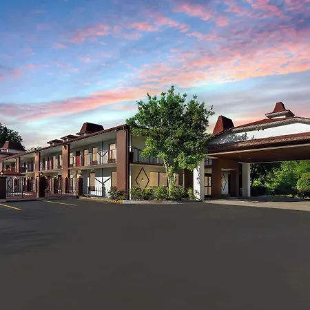 Days Inn By Wyndham Helen-3