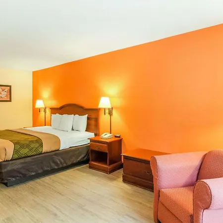 Econo Lodge Inn & Suites Gulfport Airport-2