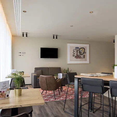 Premier Suites Antwerp-2