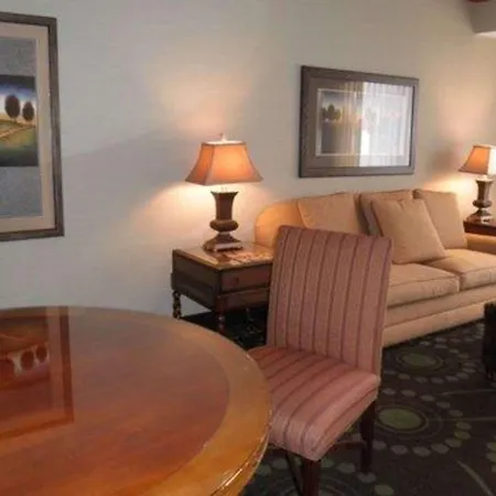 Quality Inn Florissant-St Louis-3
