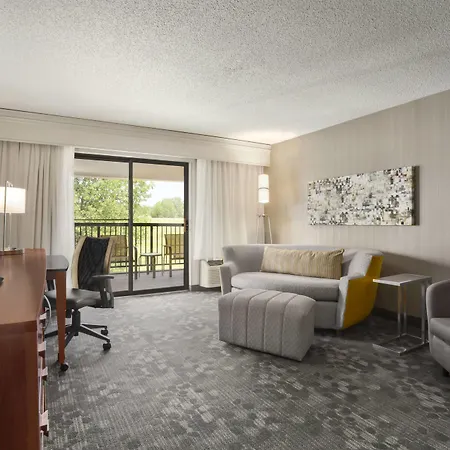 Courtyard By Marriott Springfield-3