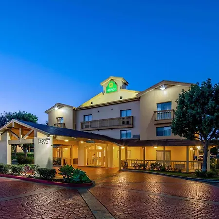 La Quinta Inn & Suites By Wyndham Irvine Spectrum-2