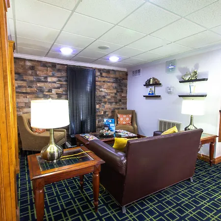 Days Inn & Suites By Wyndham Commerce-3