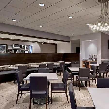 Sheraton Milwaukee Brookfield-3