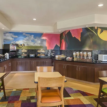 Fairfield Inn & Suites Holland-3