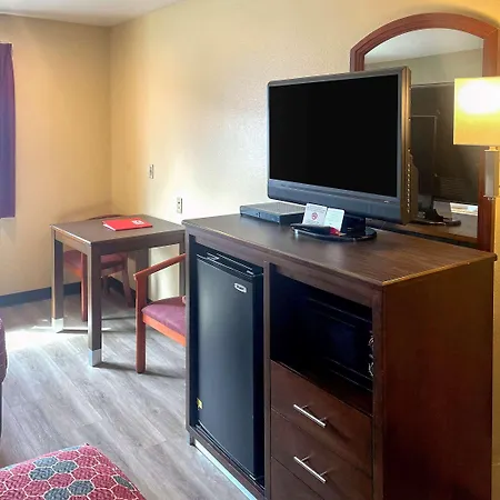 Econo Lodge Inn & Suites Corning Travel Center-3