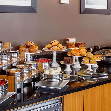 Doubletree Suites By Hilton Minneapolis Downtown-3