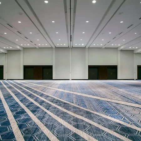 Sheraton Norfolk Waterside Hotel-3