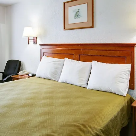 Econo Lodge Temple-2
