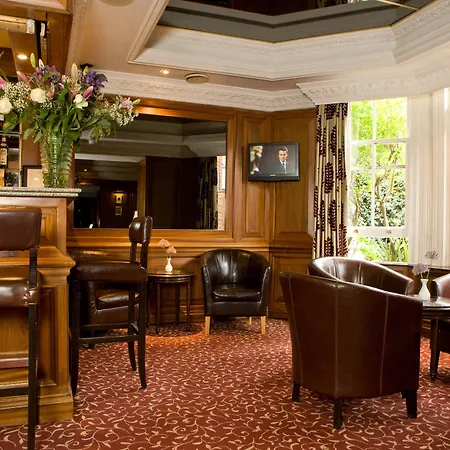 Best Western Burns Hotel Kensington-2