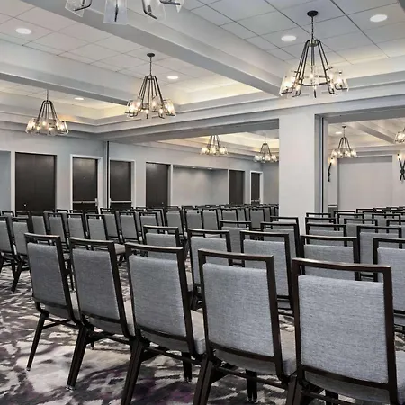 Embassy Suites By Hilton Crystal City National Airport-3