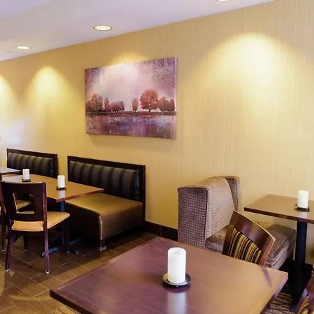 Hampton Inn Eau Claire-2