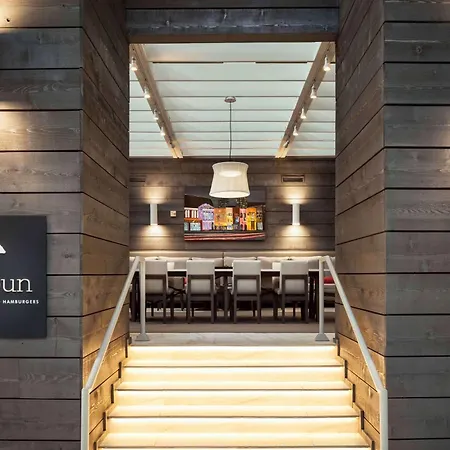 Hilton Suites Brentwood-3