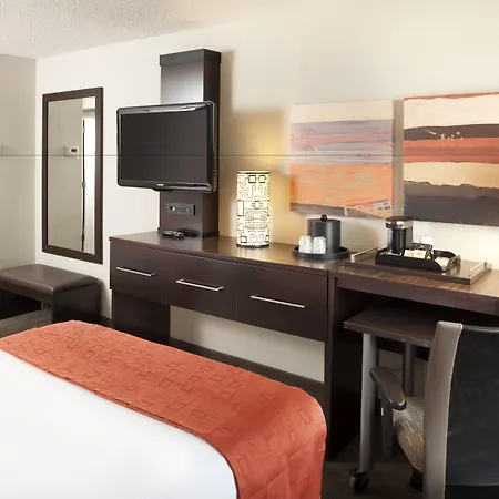 Hampton Inn Newark Airport-3