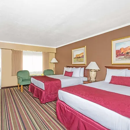 Days Inn & Suites By Wyndham Logan-2