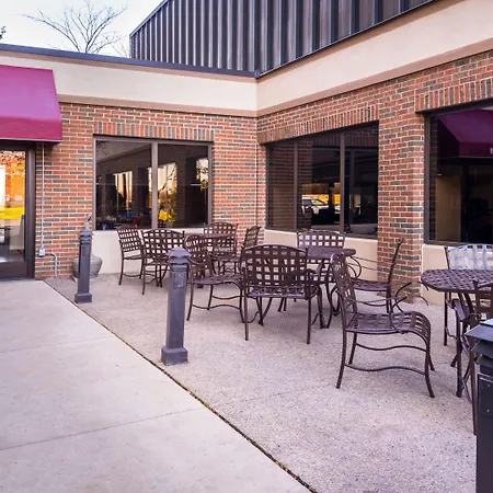 Holiday Inn Hotel & Suites Warren By Ihg-2