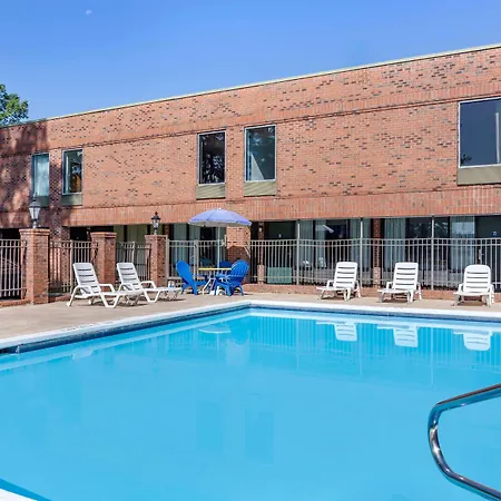 Days Inn & Suites By Wyndham Rocky Mount Golden East-2