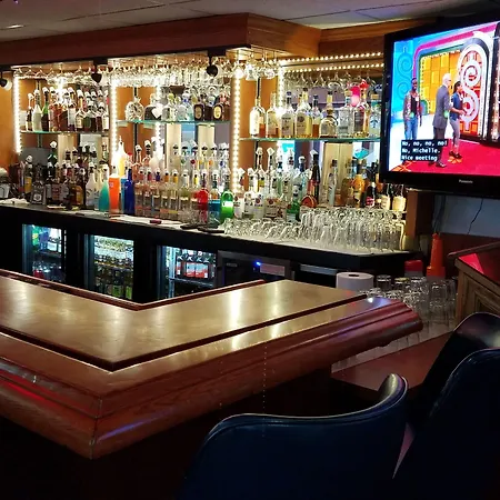 Travelodge By Wyndham Milwaukee-2