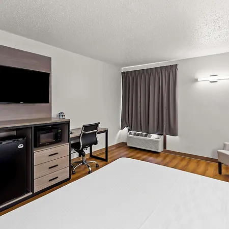 Red Lion Inn & Suites Saint Louis-2