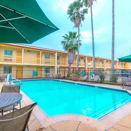 La Quinta Inn By Wyndham Clute Lake Jackson-3