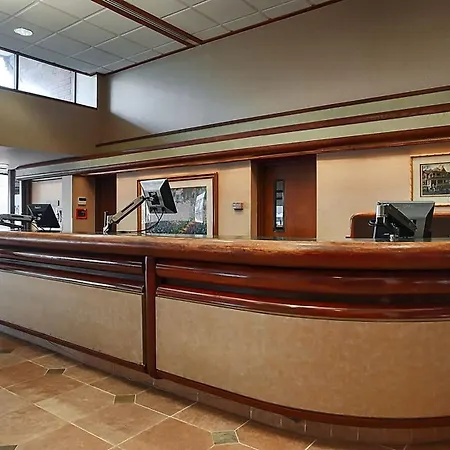 University Place Hotel And Conference Center-3