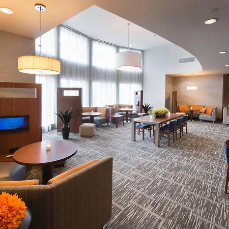 Courtyard By Marriott Canton-3