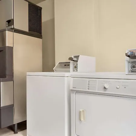 Travelodge By Wyndham Winslow-3