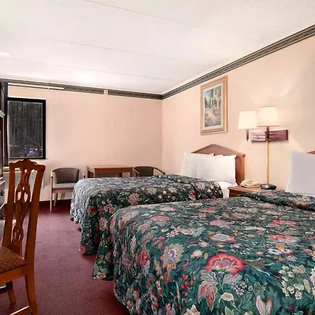 Days Inn By Wyndham Espanola-2