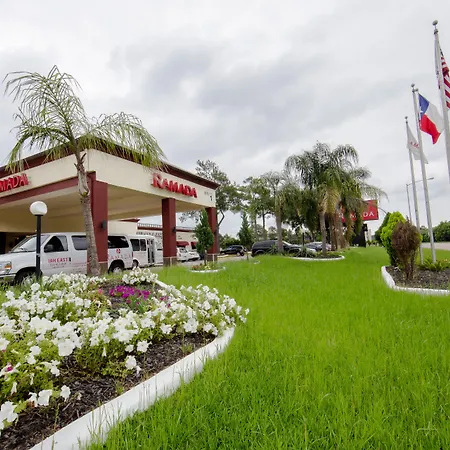 Ramada By Wyndham Houston Intercontinental Airport East-2